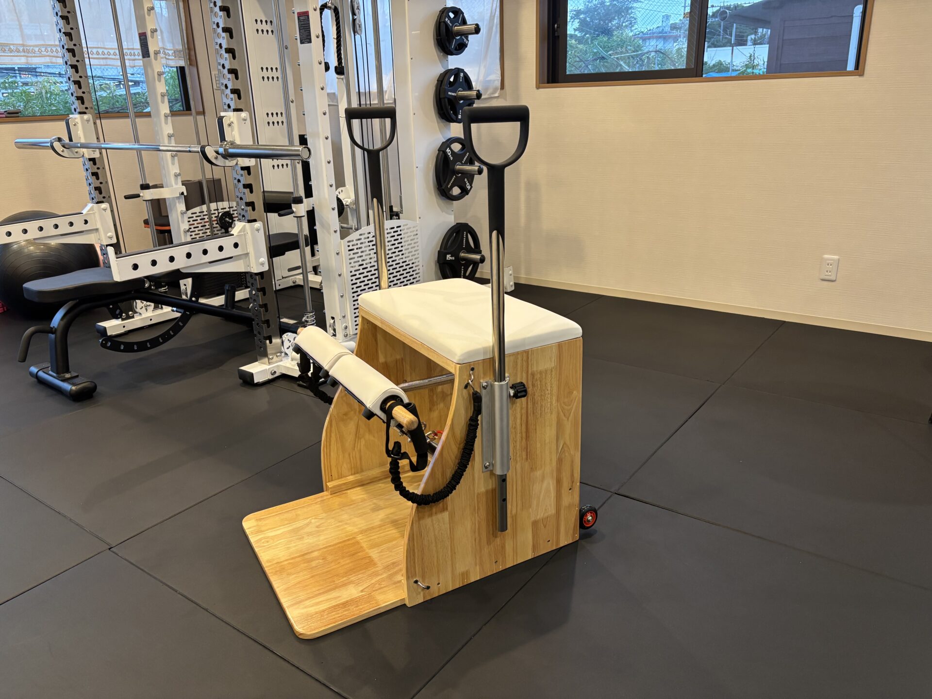 豊見城店マシンピラティスのチェア