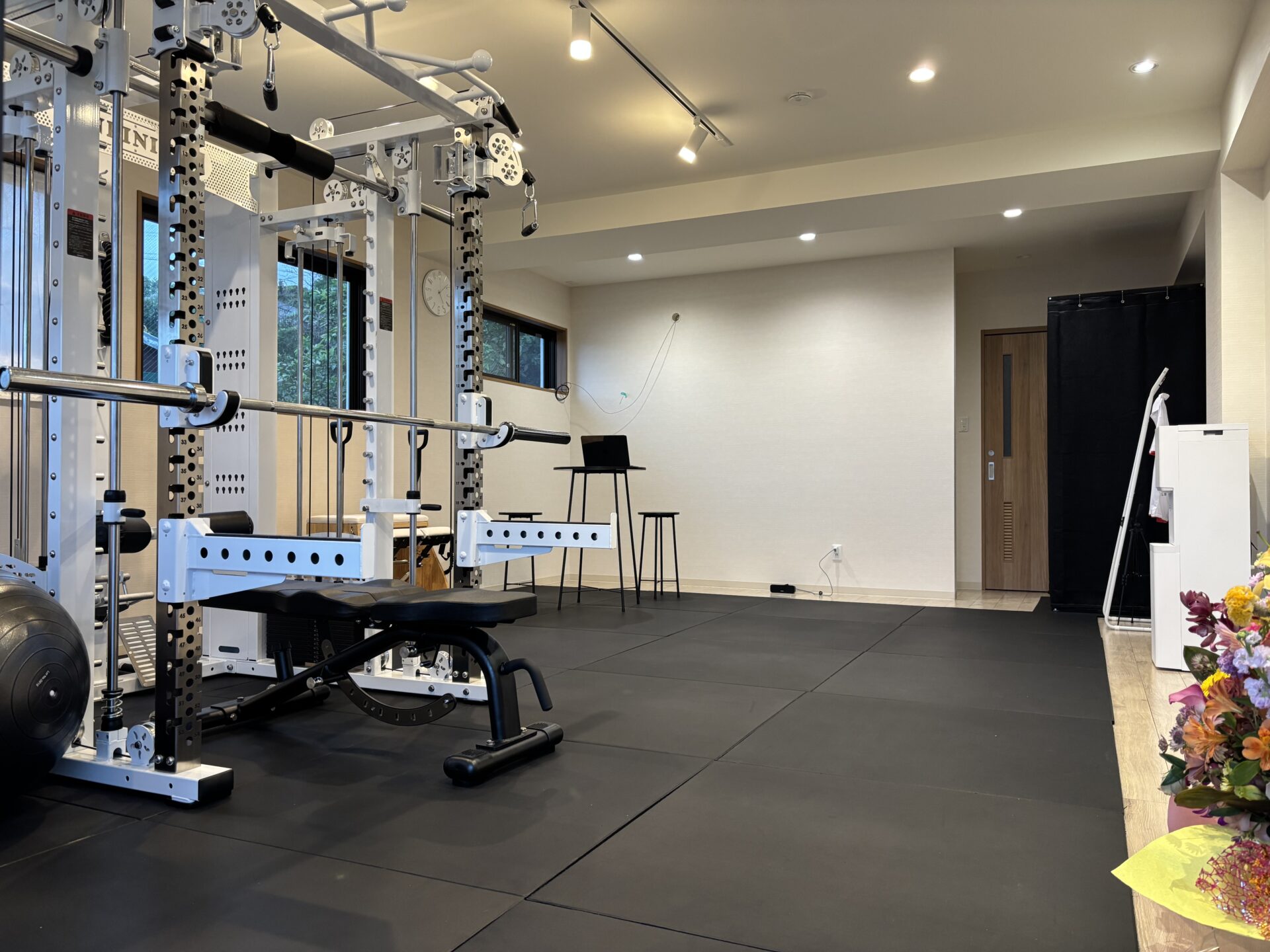 豊見城店の内観